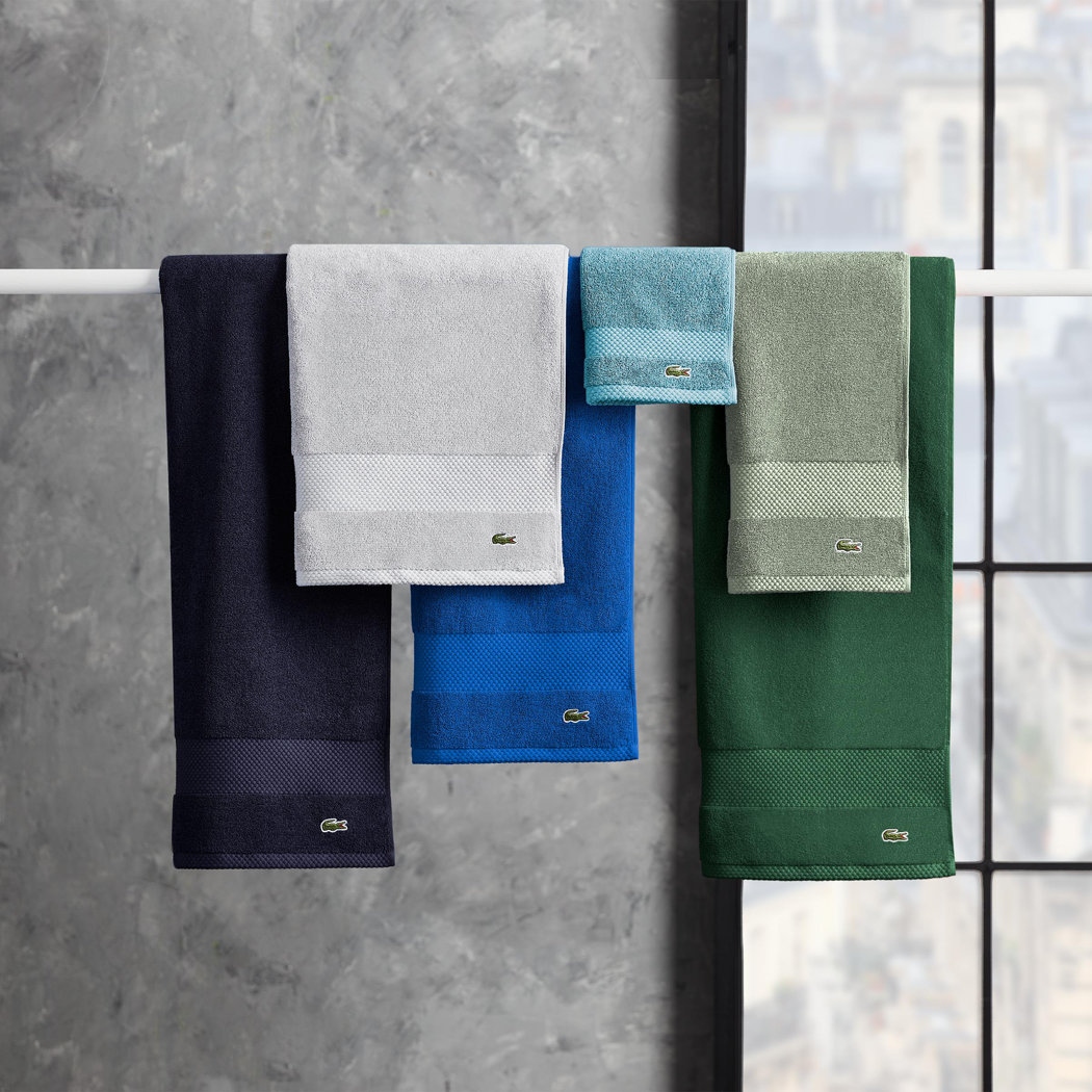 Lacoste 100 store